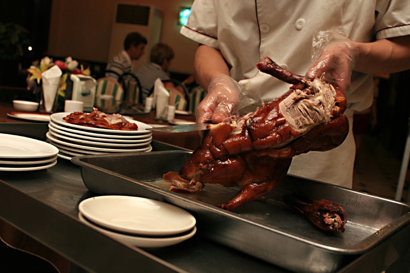 img_0463.jpg - Vzpomenete si ještě ze začátku galerie jak se jmenuje tento pokrm? Ano, je to Beijing kaoya, neboli pravá Pekingská kachna